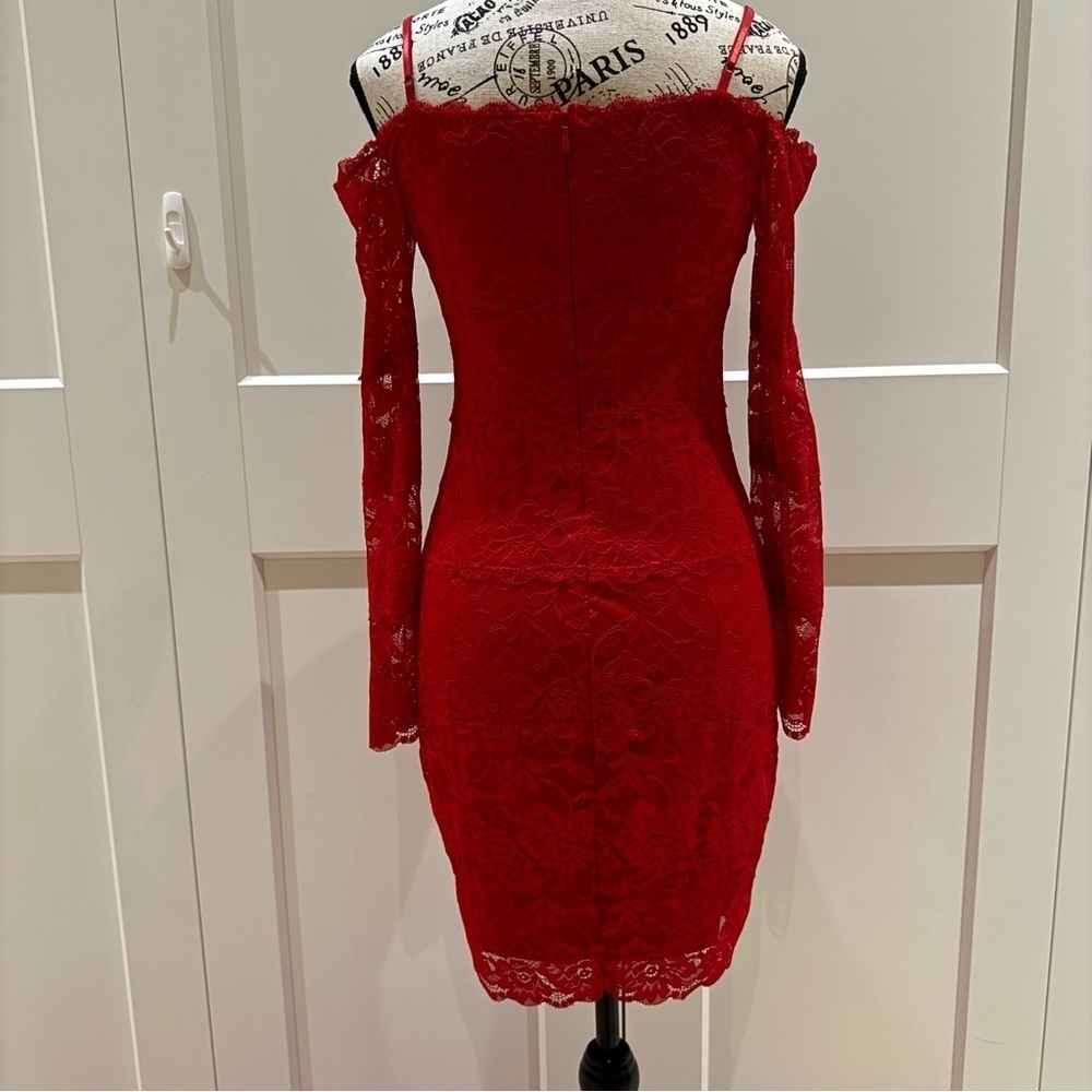 ✨GUESS Sexy Beautiful Off Shoulder Dress - Good
condition- Size Small✨ - Picture 10 of 15